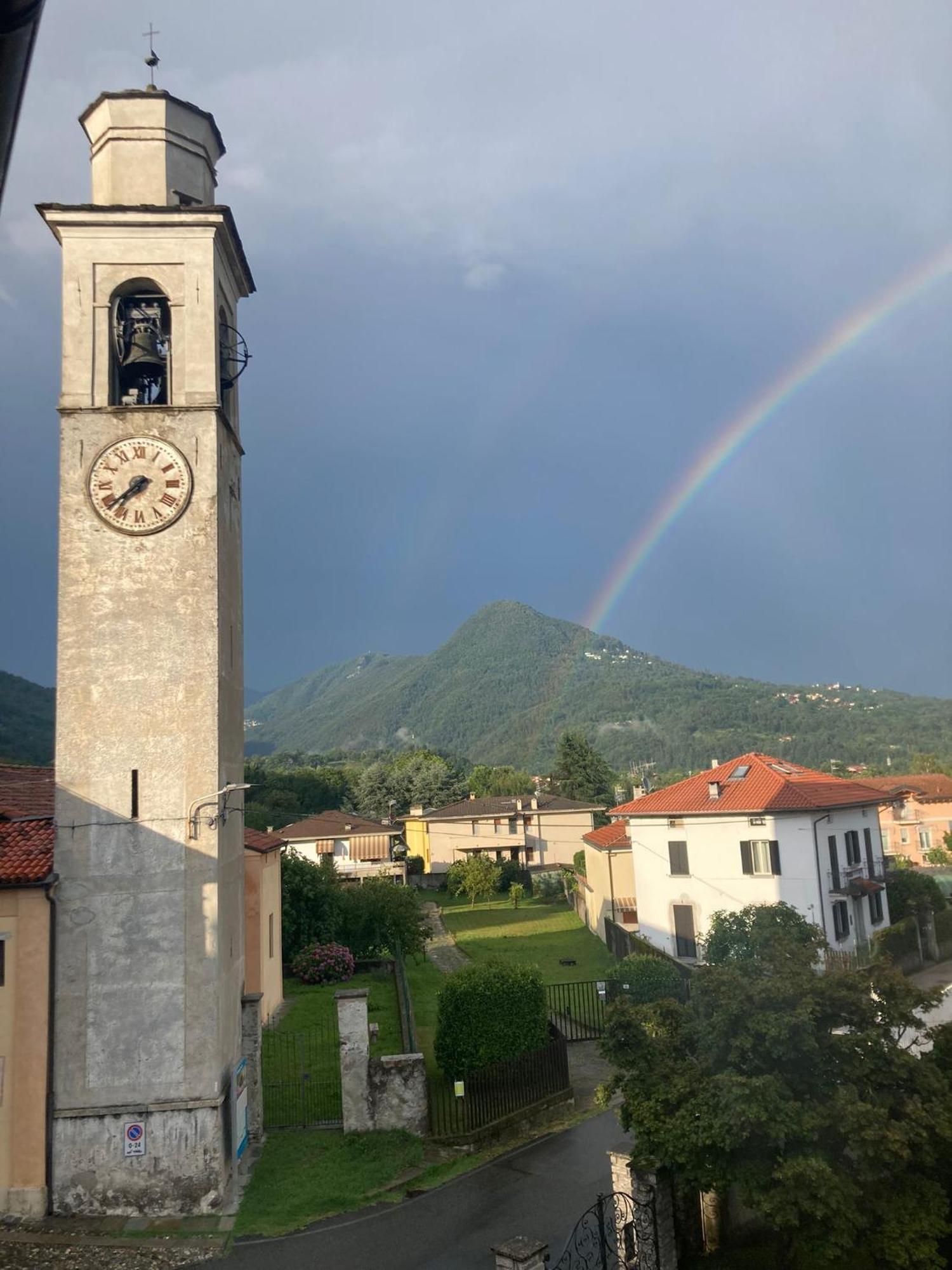 Tra Monti E Lago 韦尔巴尼亚 外观 照片